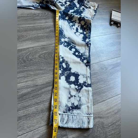 COLLUSION x005 Straight Leg Bleach Splatter Ultra High Waisted Jeans. Size 25 - Picture 10 of 10